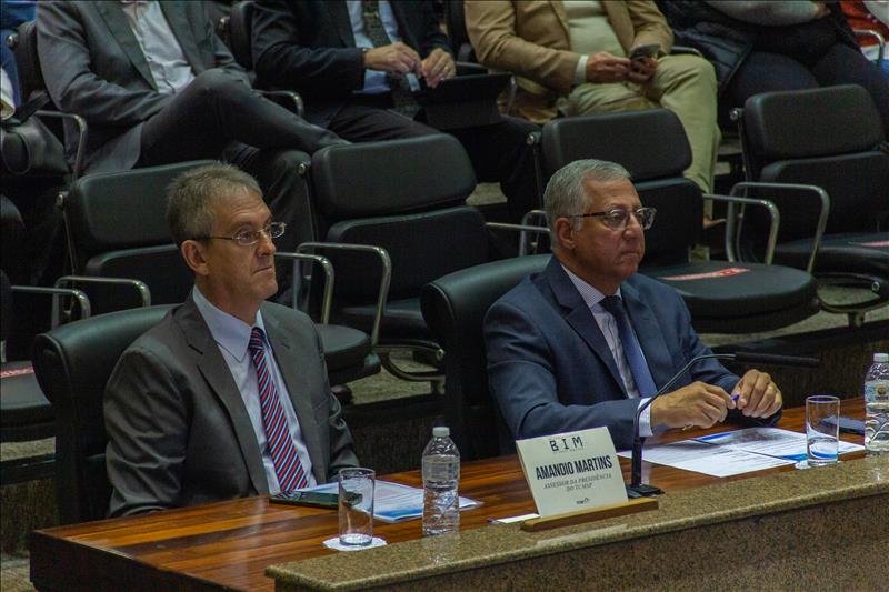 O seminário contou com a organização do Chefe de Gabinete da Presidência do TCMSP, Rubens Chammas (à dir.) e do assessor e também engenheiro, Amândio Martins (à esq.).