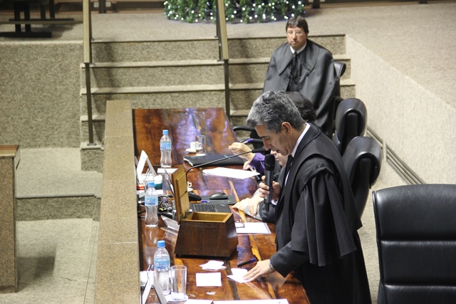 Conselheiro João Antonio durante a apuração dos votos
