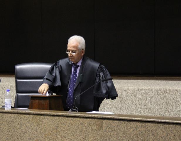 O conselheiro Edson Simões foi o primeiro a votar
