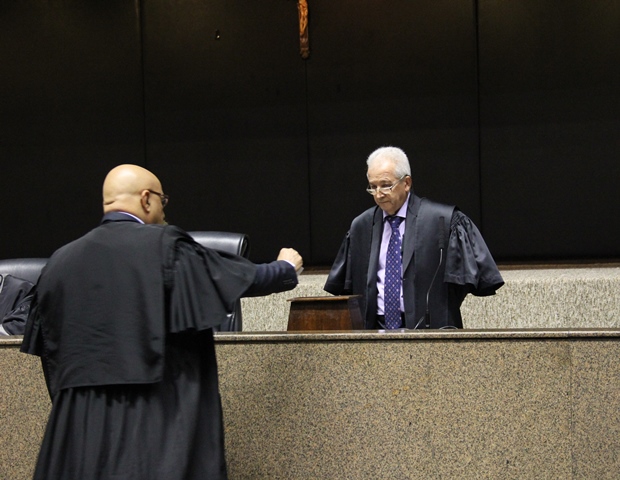 Em seguida, o vice-presidente Maurício Faria