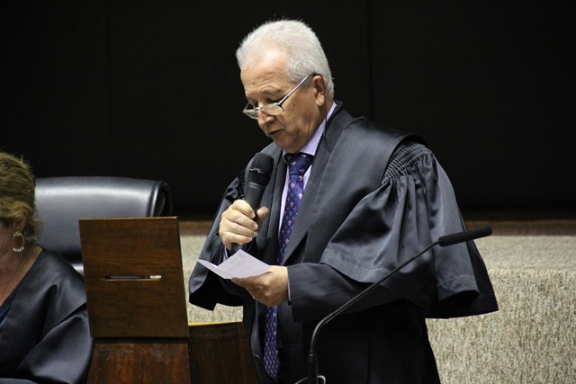 Escolhido como escrutinador, conselheiro Edson Simões